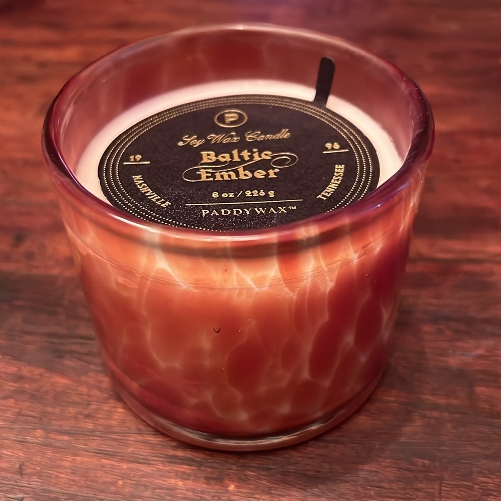 NEW Paddywax Baltic Ember Luxe Candle Handblown Glass 8 oz - Picture 2 of 3
